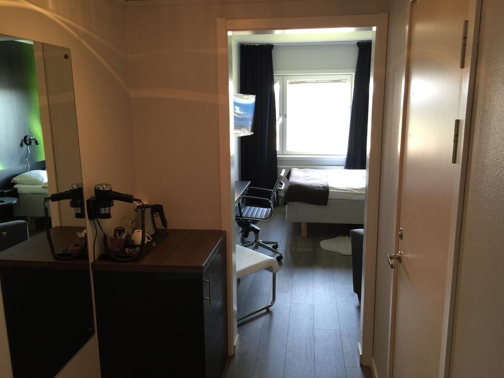 Hotell Smedjan Pajala Kamer foto